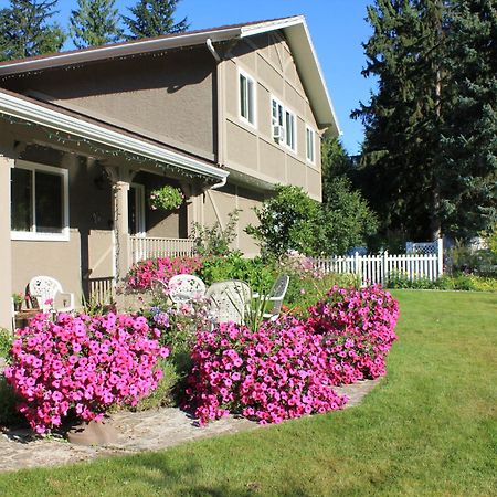 Alpenrose Revelstoke Bed & Breakfast 외부 사진