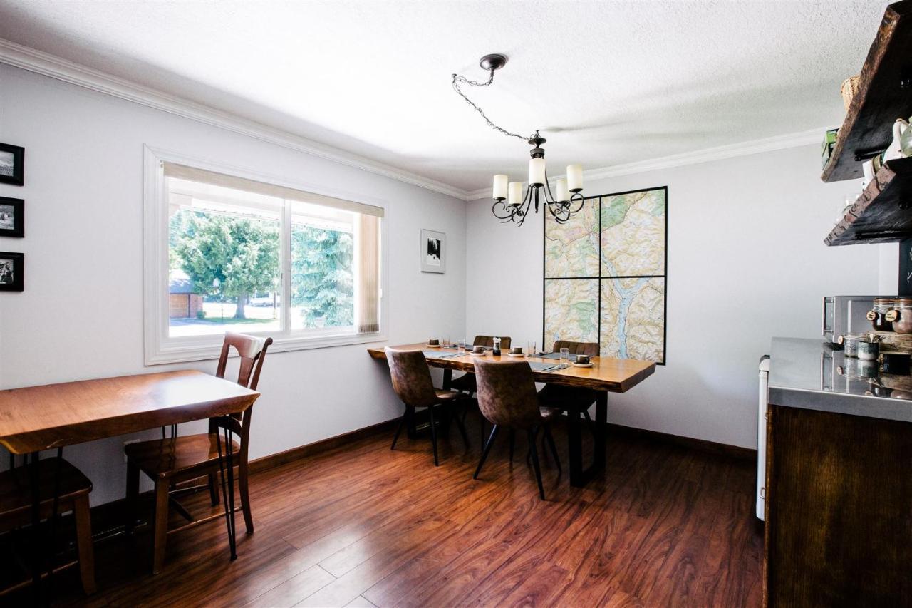 Alpenrose Revelstoke Bed & Breakfast 외부 사진