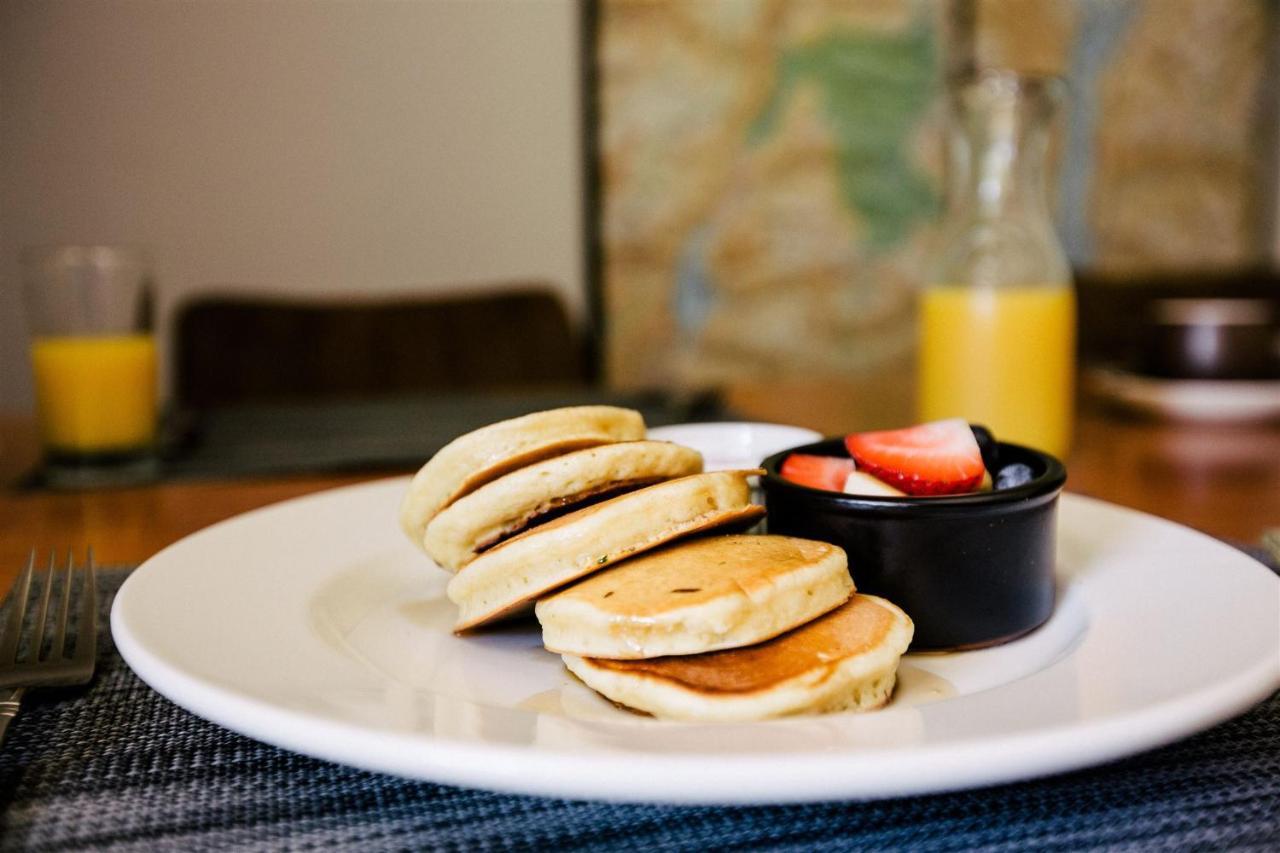 Alpenrose Revelstoke Bed & Breakfast 외부 사진
