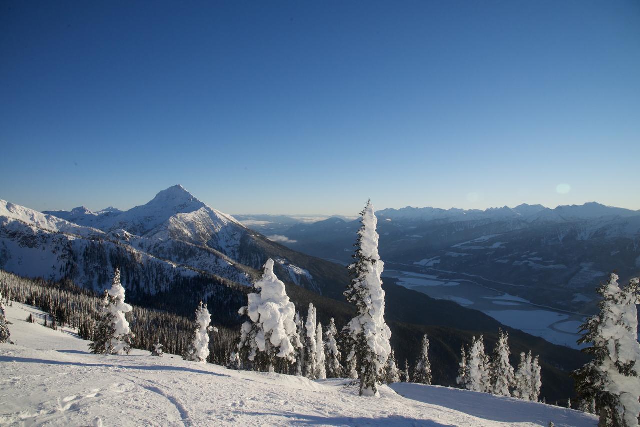 Alpenrose Revelstoke Bed & Breakfast 외부 사진